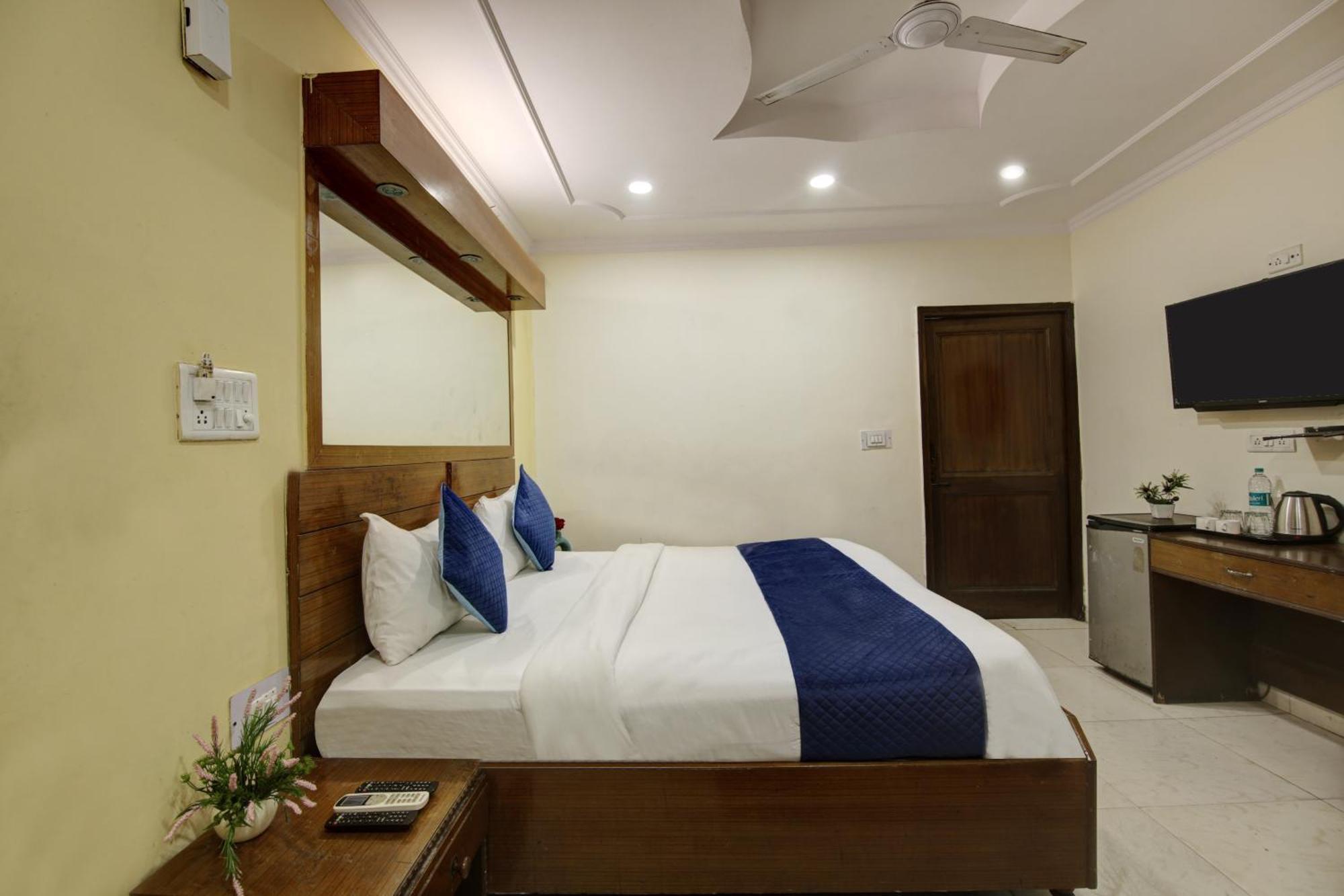 Hotel The Eden Park Noida Exteriér fotografie